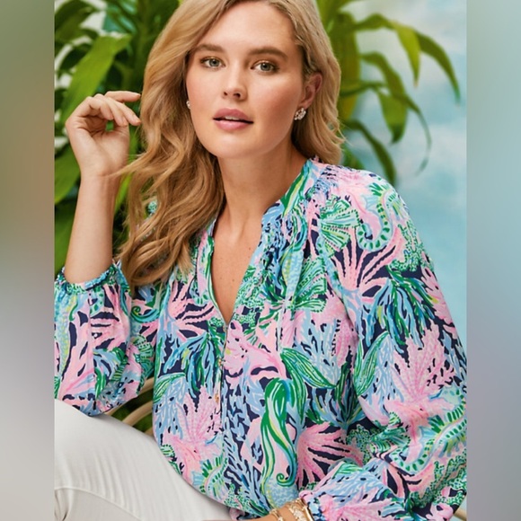 Lili Pulitzer, size L, print blue, pink tunic Long sleeve top. - Picture 1 of 10